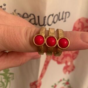Chic Hammered Style Gold 3 band Ring with Red Beads - 7.5